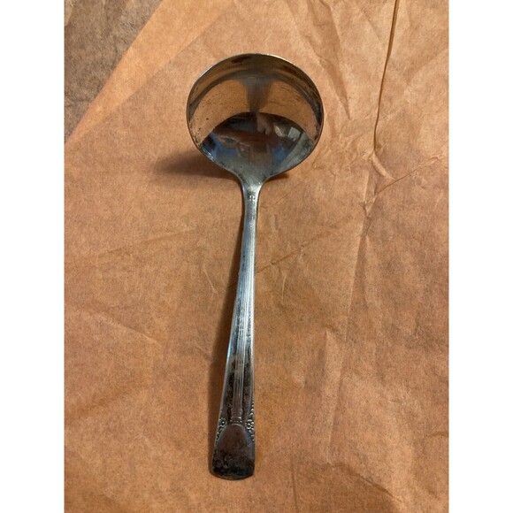Embassy Bouquet Vintage Silverplated Cream Ladle Shield Column Motif Gravy - Picture 1 of 6